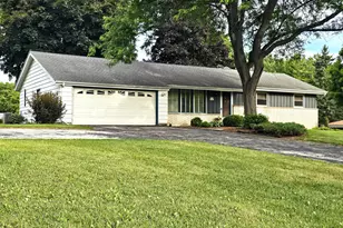 W225N8303 Longview Dr, Lisbon, WI 53089 - Photo 4