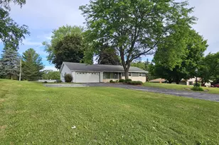 W225N8303 Longview Dr, Lisbon, WI 53089 - Photo 6