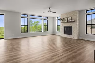 N66W21485 Sagebrush Dr, Menomonee Falls, WI 53051 - Photo 6
