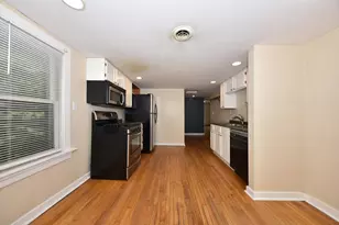 1816 N Arlington Pl, Milwaukee, WI 53202 - Photo 10