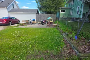 1305 S 15th St, Manitowoc, WI 54220 - Photo 20