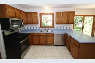 S70W19298  Wentland Dr, Muskego, WI 53150 - Photo 8