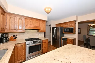 12660 W Crawford Dr, New Berlin, WI 53151 - Photo 10