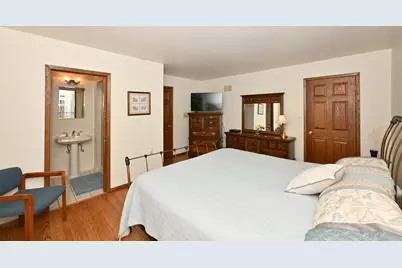 12660 W Crawford Dr, New Berlin, WI 53151 - Photo 26