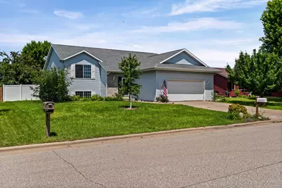 213  Kenneda St, Holmen, WI 54636 - Photo 2