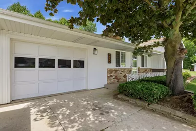 4118  Michigan Ave, Manitowoc, WI 54220 - Photo 2