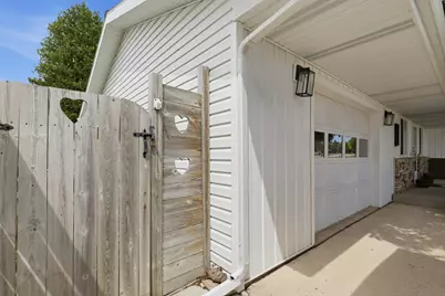 4118  Michigan Ave, Manitowoc, WI 54220 - Photo 4