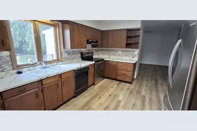 131 E Burnett St, Beaver Dam, WI 53916 - Photo 18
