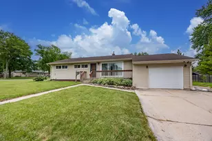 N84W16651 Ann Ave, Menomonee Falls, WI 53051 - Photo 32