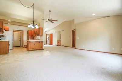 513  Woodland Dr, Jefferson, WI 53549 - Photo 8