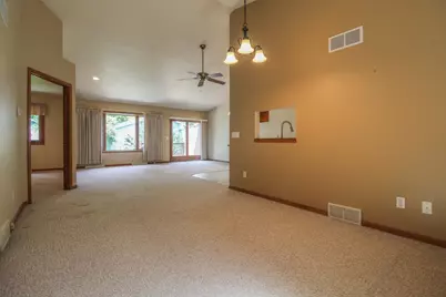 513  Woodland Dr, Jefferson, WI 53549 - Photo 2