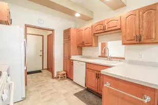 513 Woodland Dr, Jefferson, WI 53549 - Photo 14