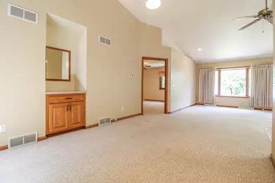 513  Woodland Dr, Jefferson, WI 53549 - Photo 4