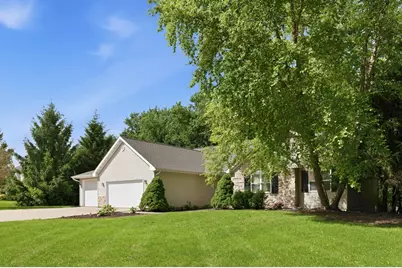 3130  Rockport Park Dr, Janesville, WI 53548 - Photo 2