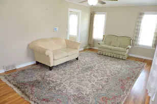 127 N Pleasant Ave, Jefferson, WI 53549 - Photo 6
