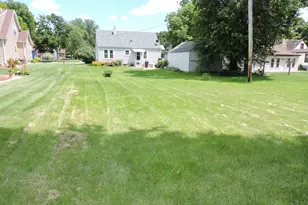 127 N Pleasant Ave, Jefferson, WI 53549 - Photo 28