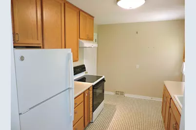 127 N Pleasant Ave, Jefferson, WI 53549 - Photo 10