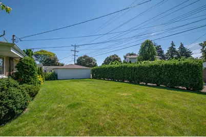 8621 W Grantosa Dr, Milwaukee, WI 53225 - Photo 28