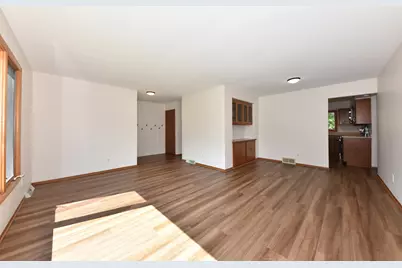 9141 N 60th St, Brown Deer, WI 53223 - Photo 8