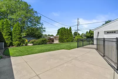 2604 E Dale Ave, Cudahy, WI 53110 - Photo 40