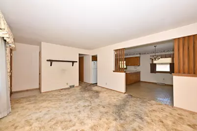 2400 W Edgerton Ave, Milwaukee, WI 53221 - Photo 6