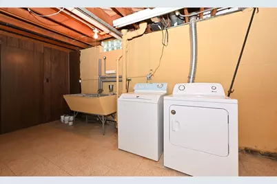 2400 W Edgerton Ave, Milwaukee, WI 53221 - Photo 26