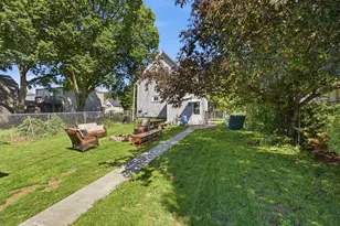 1035 E Potter Ave, Milwaukee, WI 53207 - Photo 24