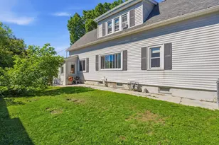 1035 E Potter Ave, Milwaukee, WI 53207 - Photo 28