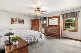 N50W14230 Fairmount Ave, Menomonee Falls, WI 53051 - Photo 8