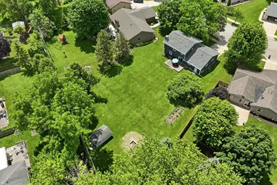 2028  Chapman Dr, Waukesha, WI 53189 - Photo 16