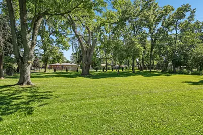 11509  Parkview Ln, Hales Corners, WI 53130 - Photo 24
