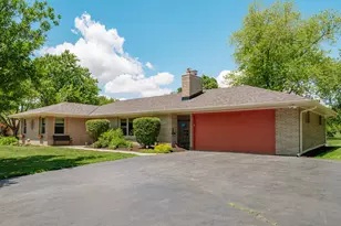 N68W15240 Prudence Dr, Menomonee Falls, WI 53051 - Photo 2