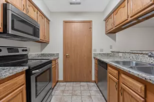 7972 N 107th St, Milwaukee, WI 53224 - Photo 12