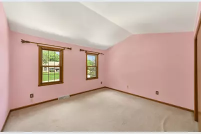 14285 W North Oak Blvd, New Berlin, WI 53151 - Photo 24