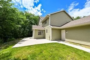 14285 W North Oak Blvd, New Berlin, WI 53151 - Photo 30