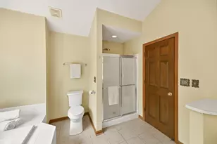 14285 W North Oak Blvd, New Berlin, WI 53151 - Photo 22