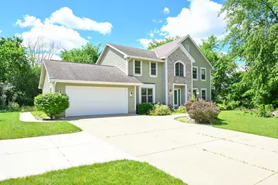 14285 W North Oak Blvd, New Berlin, WI 53151 - Photo 2
