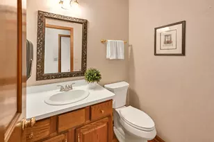 14285 W North Oak Blvd, New Berlin, WI 53151 - Photo 16
