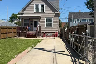 1120 S 32nd St, Milwaukee, WI 53215 - Photo 1
