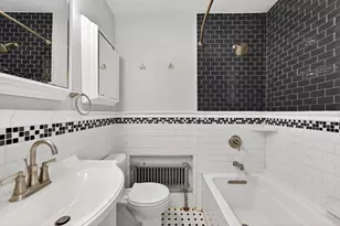 1463 N Franklin Pl, Milwaukee, WI 53202 - Photo 12