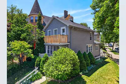 1463 N Franklin Pl, Milwaukee, WI 53202 - Photo 1