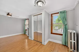1463 N Franklin Pl, Milwaukee, WI 53202 - Photo 18
