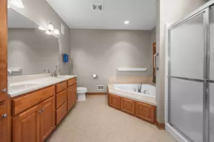 W171N5517 Autumn View Ln, Menomonee Falls, WI 53051 - Photo 8