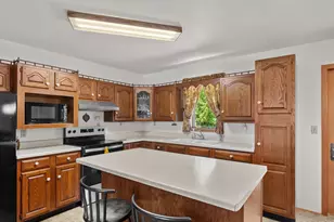 3418 W Twin Ln, Kossuth, WI 54241 - Photo 8