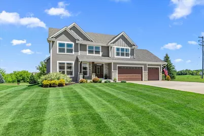 2900  Loretta Ln, Barton, WI 53090 - Photo 2