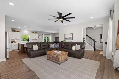 2900  Loretta Ln, Barton, WI 53090 - Photo 10