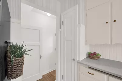 2929 S Ellen St, Milwaukee, WI 53207 - Photo 10