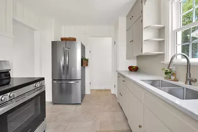 2929 S Ellen St, Milwaukee, WI 53207 - Photo 8