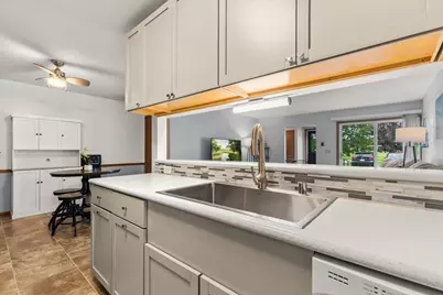 320 E Washington St #4, Slinger, WI 53086 - Photo 16