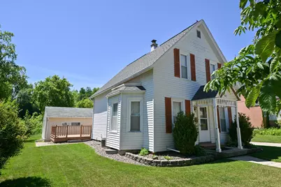 215 W Chestnut St, Port Washington, WI 53074 - Photo 2